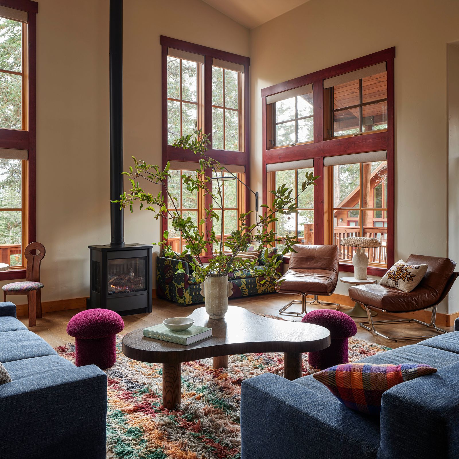 A Sierra Retreat That Lets the Landscape Do the Talking&-With a Little Gingham for Good Measure